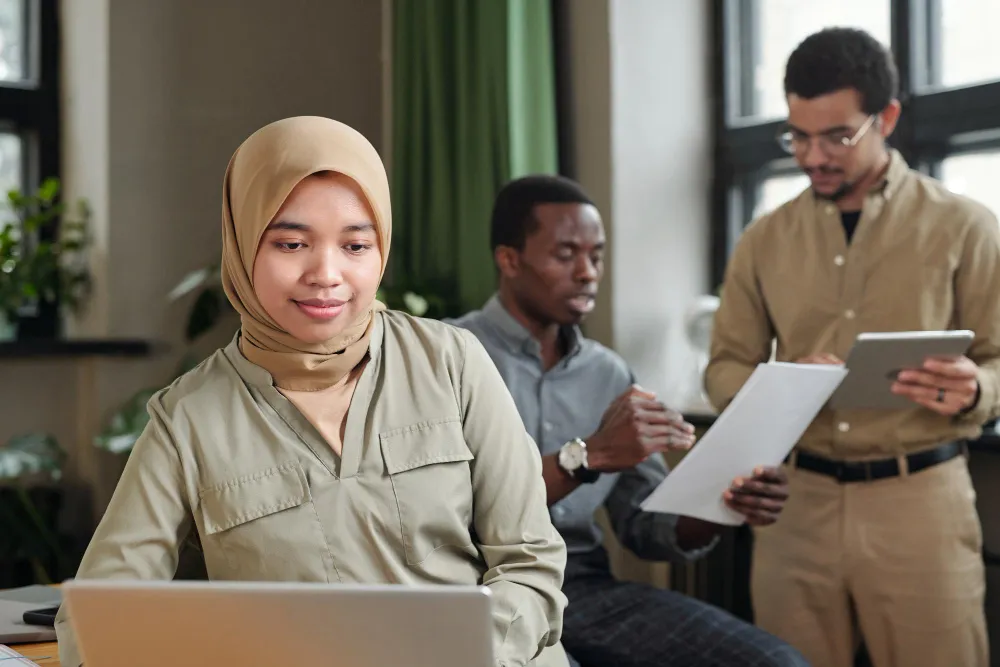 Mengoptimalkan Efisiensi Manufaktur: Posisi Pabrik Apa Saja yang Paling Tepat untuk Di-outsourcing?